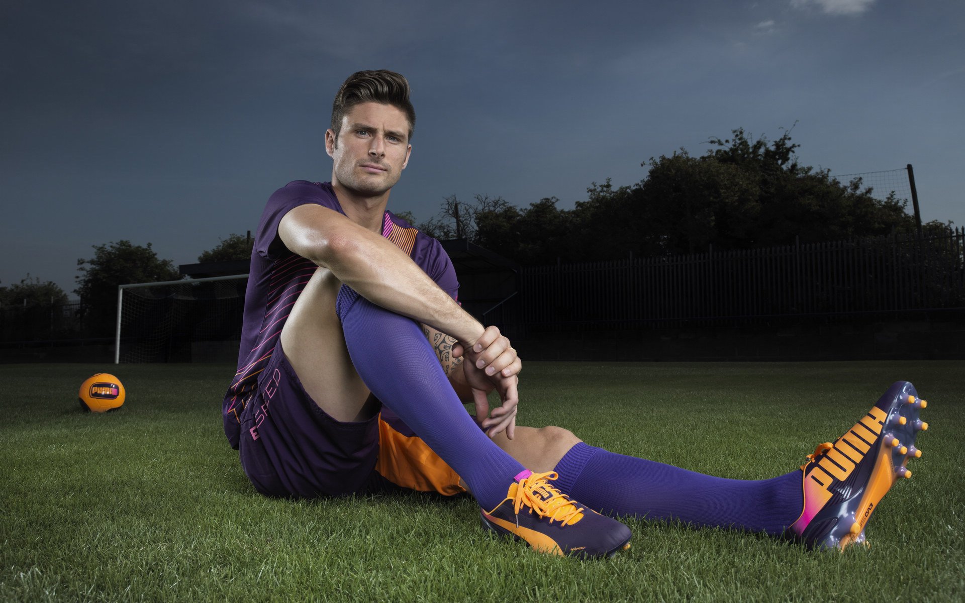 奥亚尔萨瓦尔，从阴影到聚光灯，美加墨世界杯的逆袭交响由他执棒